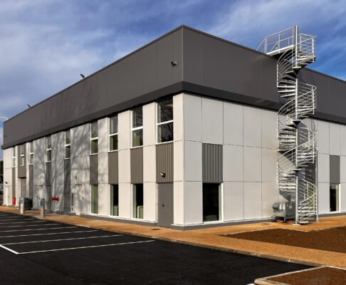 Construction d’un bâtiment de bureaux et d’ateliers techniques à Chessy (77)
