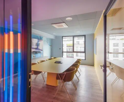 Axess Workplace signe des espaces atypiques et fonctionnels pour accompagner la croissance de Tasmane