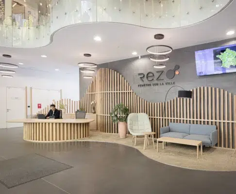 Hall d’accueil réinventé par Axess Workplace à Paris 15ème
